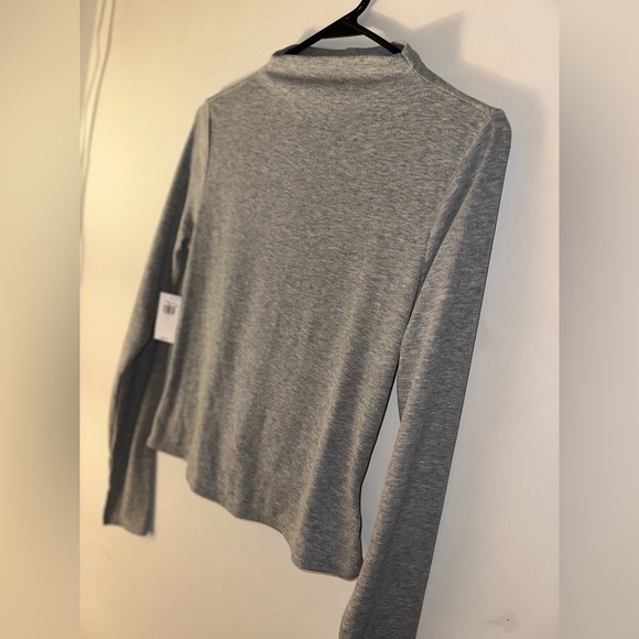 Old Navy Ultralite Go-Dry Long Sleeve Lightweight Top Size small NWT - Picture 5 of 11